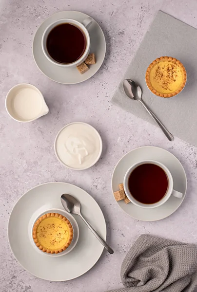 Çay Süt Kahve Yoğurt Kremalı Tart Şeker Içecek Içecek Kahvaltı — Stok fotoğraf