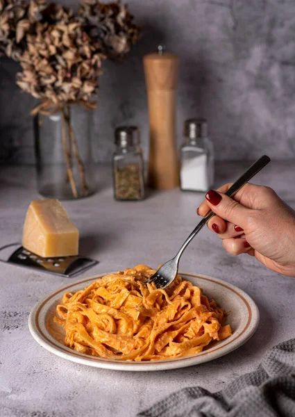 Voedselfotografie Van Tagliatelle Pasta Noedels Kaas Parmezaanse Kaas Saus — Stockfoto