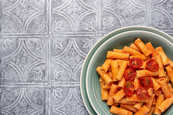 Blanco Voeding Fotografie Van Pasta Rigatoni Met Geroosterde Tomaten Saus — Stockfoto