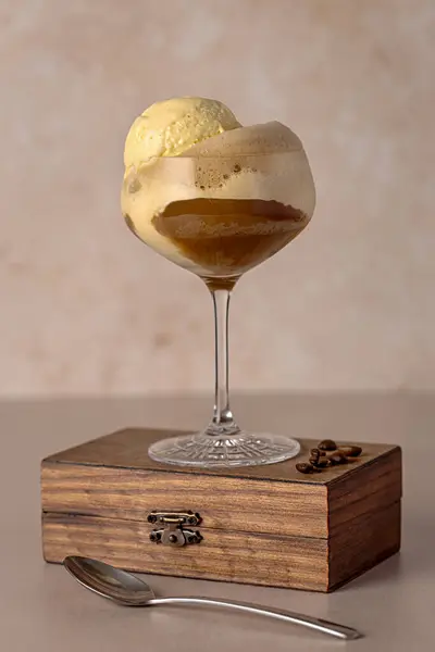 アイスコーヒーのマクロな食品写真 デザート バニラ アイスクリーム エスプレッソ バリスタ カフェテリア 伝統的 アメリカーノ — ストック写真