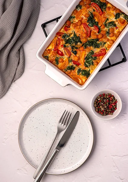 Frittata Jarmuż Ciecierzyca Pomidor Śniadanie Omlet Włoski Jajko Naturalne Domowe — Zdjęcie stockowe