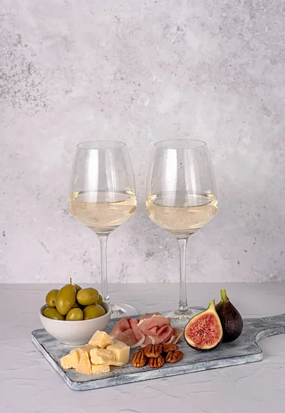 Fotografia Gastronomica Del Vino Bianco Formaggio Parmigiano Fico Prosciutto Pecan — Foto Stock