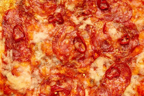 Baharatlı salam, kırmızı biber, pepperoni, mozzarella, peynir, domuz eti, et, domates sosu, kekik; yemek;