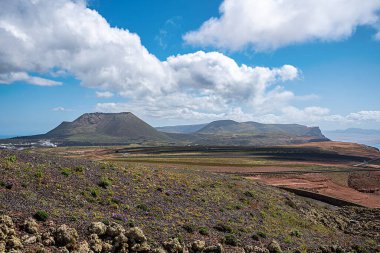 Vadideki dağ sırtı, Lanzarote, İspanya, köy, yol, turizm, turizm, volkanik ada, kuraklık