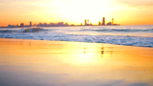 Selective Focus Beautiful Sea Wave Sand Backdrop Urban Landscape Sunset — Stockvideo