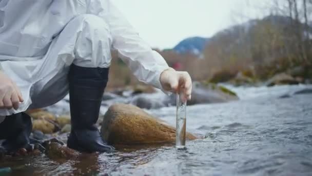 Аналіз Проблеми Забруднення Річкових Вод Роботи Експеректорів — стокове відео
