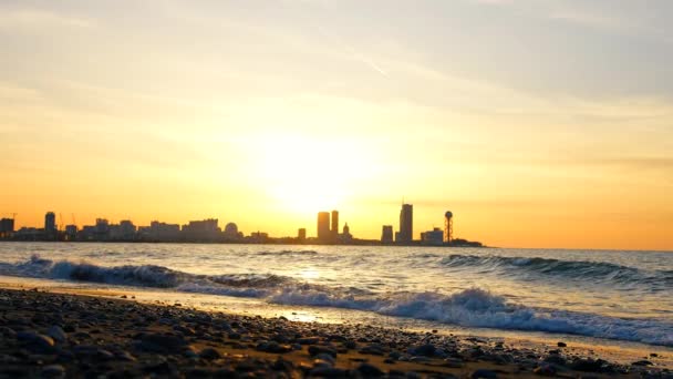 Pemandangan Yang Statis Pemandangan Laut Saat Matahari Terbenam Dengan Latar — Stok Video
