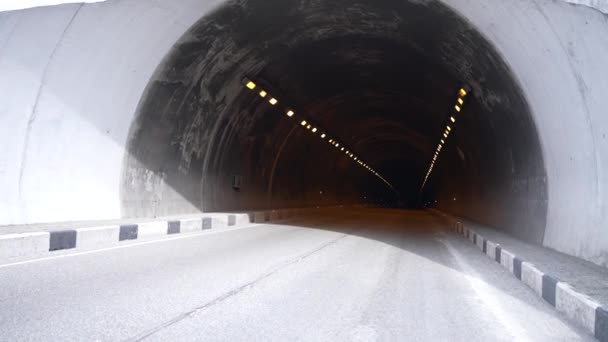 Samochód Oświetlony Tunel Metro Droga Podziemna — Wideo stockowe