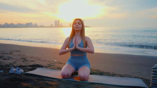 Concept Van Ontspanning Spa Zomervakantie Gezonde Levensstijl Fitness Yoga — Stockvideo