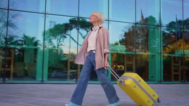 Positive Attractive Female Short Hair Walks Suitcase Background Modern Building — Stock Video