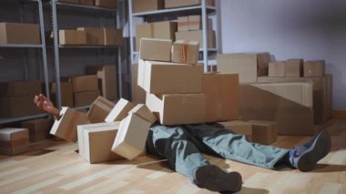 Bir erkek yükleyici arızası, kutu atma jesti tamam