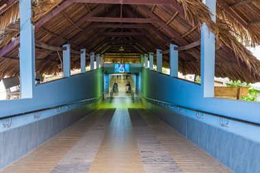 Cu Chi, Viet Nam - 20 Mayıs 2023: Cu Chi tünelleri 1968 'de Tet Taarruzu için Viet Kong' un operasyon üssüydü. Vietnam 'ın ünlü turistik merkezi.