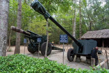 Cu Chi, Viet Nam - 20 Mayıs 2023: Cu Chi tünelleri 1968 'de Tet Taarruzu için Viet Kong' un operasyon üssüydü. Vietnam 'ın ünlü turistik merkezi.