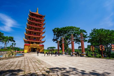 Bao Loc, Vietnam - 01 Mayıs 2023: Bao loc şehri, Lam Dong, Vietnam 'daki Bat Nha Pagoda' nın güzel manzarası.