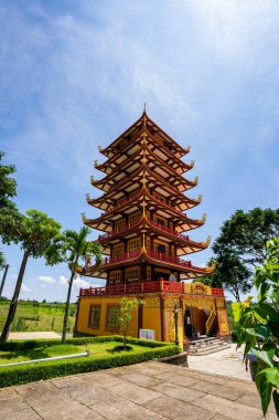 Bao Loc, Vietnam - 01 Mayıs 2023: Bao loc şehri, Lam Dong, Vietnam 'daki Bat Nha Pagoda' nın güzel manzarası.