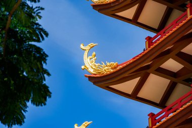 Bao Loc şehrindeki Bat Nha Pagoda 'nın güzel mimarisi, Lam Dong, Vietnam. Seyahat ve din kavramı.