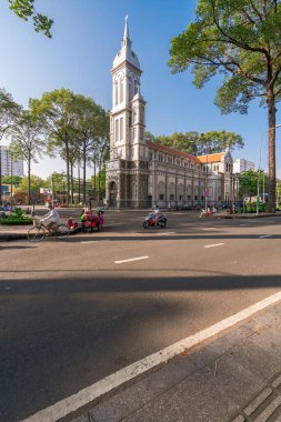 Ho Chi Minh, Viet Nam - 22 Nisan 2023: Ho Chi Minh, Vietnam 'daki Jeanne d' Arc kilisesinde öğleden sonra