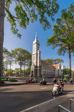 Ho Chi Minh, Viet Nam - 22 Nisan 2023: Ho Chi Minh, Vietnam 'daki Jeanne d' Arc kilisesinde öğleden sonra