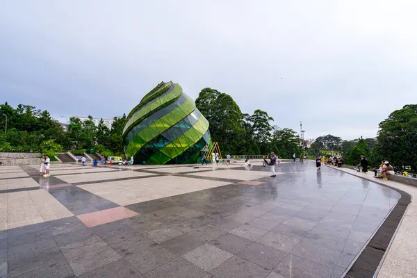 Stock image Da Lat, Viet Nam - 3 June 2023: Architectural works of artichoke flowers, iconic in Da Lat city at Lam Vien square at the bank of Xuan Huong Lake in Vietnam.