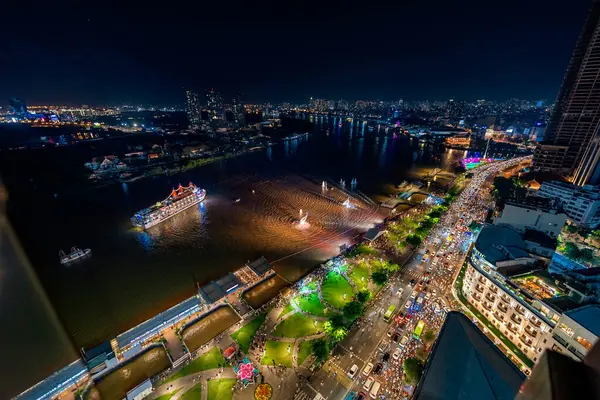 stock image Ho Chi Minh City, Viet Nam 5 August 2023: Beautiful night in Ho Chi Minh city known as Saigon. Performing the underwater entertainment show Dong Song Ke Chuyen in Ho Chi Minh City