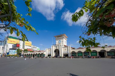 Ho Chi Minh, Vietnam - 20 Ağustos 2023: Ben Thanh pazarında güzel bir sabah, Ho Chi Minh City Asya 'nın popüler bir turizm merkezi..