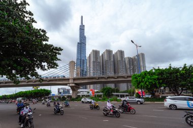 Ho Chi Minh City, Vietnam - 29 Ağustos 2023: Ho Chi Minh City 'de Ben Thanh istasyonundan Suoi Tien istasyonuna metro trenler test edildi. Japonya 'nın en büyük tren üreticisi Hitachi tarafından inşa edildi.