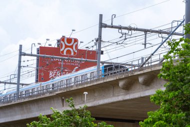 Ho Chi Minh City, Vietnam - 29 Ağustos 2023: Ho Chi Minh City 'de Ben Thanh istasyonundan Suoi Tien istasyonuna metro trenler test edildi. Japonya 'nın en büyük tren üreticisi Hitachi tarafından inşa edildi.