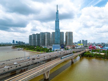 Ho Chi Minh City, Vietnam - 29 Ağustos 2023: Ho Chi Minh City 'de Ben Thanh istasyonundan Suoi Tien istasyonuna metro trenler test edildi. Japonya 'nın en büyük tren üreticisi Hitachi tarafından inşa edildi.
