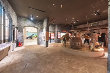 Vung Tau, VIETNAM 4 Mayıs 2024: Sergi alanı Ba Ria Vung Tau Müzesi 'nin ünlü Con Dao hapishanesini canlandırıyor. Vung Tau, Vietnam 'ın en ünlü turistik şehirlerinden biridir..