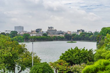 Hanoi, Vietnam - 26 Haziran 2024: Hoan Kiem Gölü veya Ho Guom, Hoan Kiem Gölü 'nün havadan silueti. Hoan Kiem, Hanoi şehrinin, Vietnam 'ın, Asya' nın merkezidir.