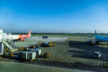 Ho Chi Minh City, Viet Nam - 13 Haziran 2024 Tan Son Nhat Uluslararası Havaalanı 'nda Vietjet uçağı