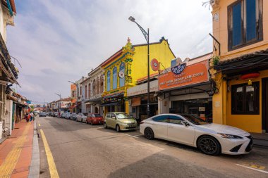 Malacca, Malezya - 14 Haziran 2024: Malacca 'nın eski kasabasındaki Jonker Caddesi gece gıda pazarı ile ünlüdür. UNESCO tarafından bir Dünya Mirası Alanı olarak tanınıyor. Turizm konsepti. Seyahat kavramı
