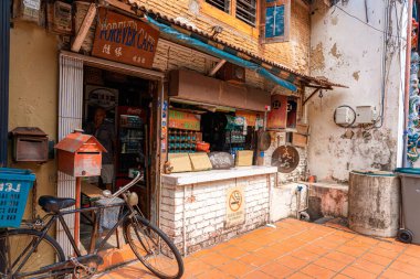 Malacca, Malezya - 14 Haziran 2024: Malacca 'nın eski kasabasındaki Jonker Caddesi gece gıda pazarı ile ünlüdür. UNESCO tarafından bir Dünya Mirası Alanı olarak tanınıyor. Turizm konsepti. Seyahat kavramı