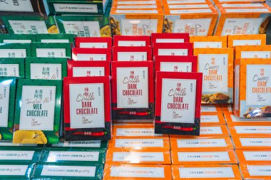 Kuala Lumpur, Malezya - 14 Haziran 2024: Kuala Lumpur 'daki ünlü Jugelik çikolata dükkanı. Güneydoğu Asya 'da kentsel yaşam tarzı ve gıda turizmi.