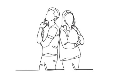 Çiftler tatillerinin tadını çıkarıyor. Çift tek çizgi çiziyor.