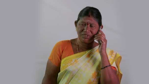 Este Video Sobre Una Mujer Del Sur India Hablando Teléfono — Vídeos de Stock