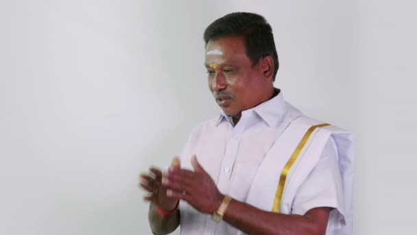 Toto Video Jižním Indiánovi Který Říká Vanakkam Vítá Bílou Košili — Stock video