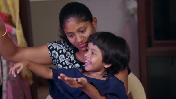 Este Vídeo Sobre Kid Saying Medicine Mom — Vídeo de Stock
