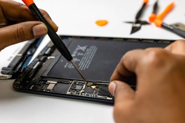 Bu resim Hassasiyet Araçları ile Teknisyen Tamirat Sekmesi hakkında