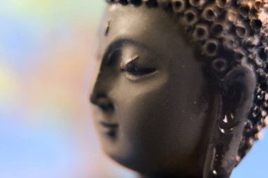 Bu resim Budist tapınağındaki Buda heykeli hakkında.