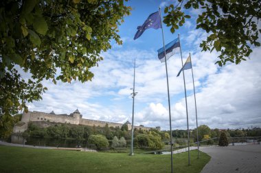 Narva kalesi ve Ivangorod kalesi. Estonya-Rusya Sınırı