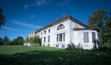 Tarihi anıt. Daha fazla malikane. Estonya