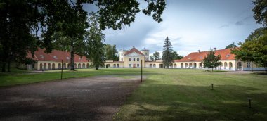 Kiltsi malikanesi. Mimari topluluk ve park yeri.