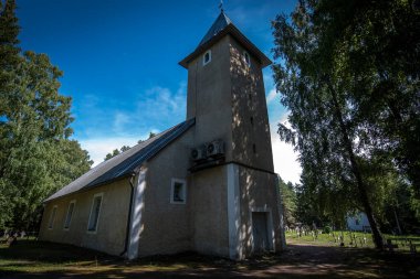 Köydeki eski ahşap kilise. Rooslepa Şapeli