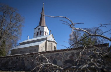 Bu ortaçağ güçlendirilmiş kilise muhtemelen 1230 'larda Tallinn şehrinin kurulmasından kısa bir süre sonra inşa edildi..