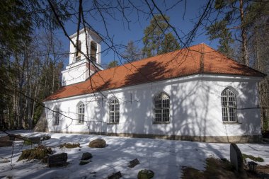 Lahemaa Ulusal Parkı 'nda ormanın ortasında yer alan Esku şapeli 1845 yılında Sagadi Malikanesi' nin von Fock ailesi tarafından inşa edilmiştir. Estonya