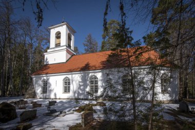 Lahemaa Ulusal Parkı 'nda ormanın ortasında yer alan Esku şapeli 1845 yılında Sagadi Malikanesi' nin von Fock ailesi tarafından inşa edilmiştir. Estonya