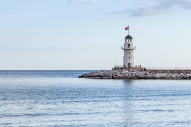 Alanya, Antalya, Türkiye 'deki liman ve deniz fenerinin manzara görüntüsü