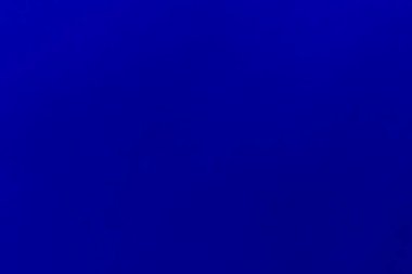 Arka plan bulanık. Soyut koyu mavi gradyan tasarım. Asgari yaratıcılık geçmişi. İniş sayfası bulanık. Renkli grafik. Vektör