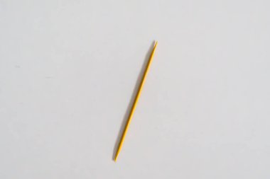 Kürdan beyaz arkaplanda kırpma yolu ile izole edildi